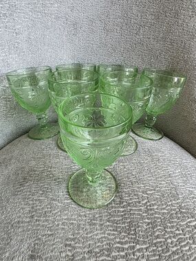 Beautiful VTG Green Indiana TIARA Chantilly Glass Water/Wine Goblets Set Of 7